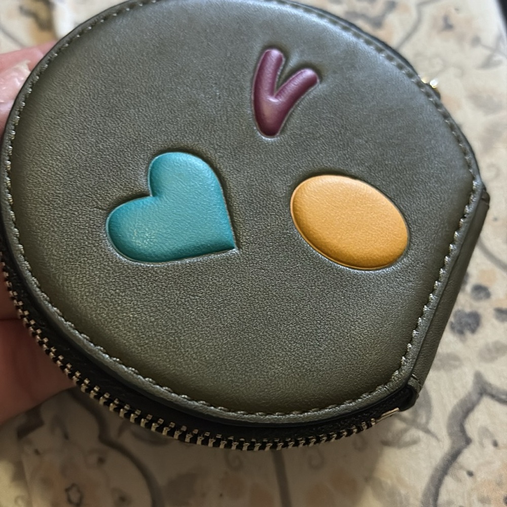 Coach Round coin pouch nwt emoji - Picture 9 of 13